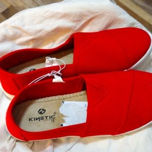 Kinetic new Red sneakers Sz 7